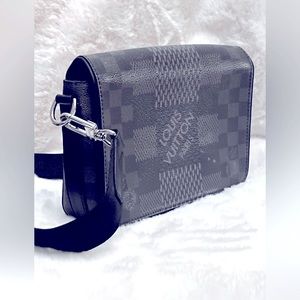 Louis Vuitton Black Graphite 3D Messenger Bag limited Edition